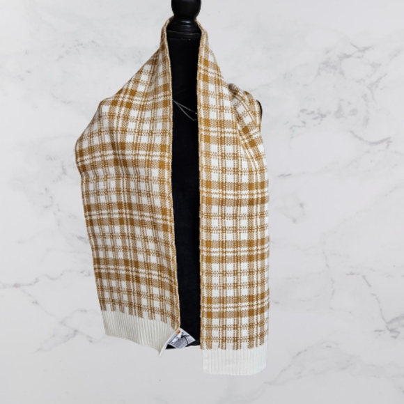 Timberland Accessories - NWT Timberland women's gold and cream plaid scarf